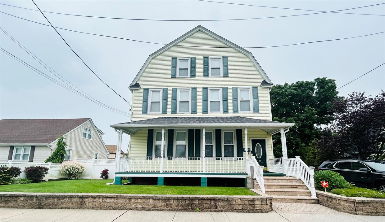 Primary Photo - 171 N 5th St