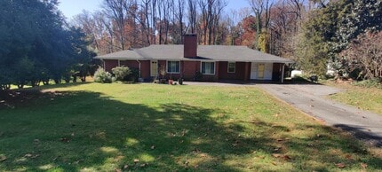 Building Photo - 3735 Woodside Ave