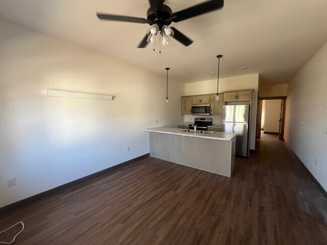 Foto del edificio - 402 4th St E