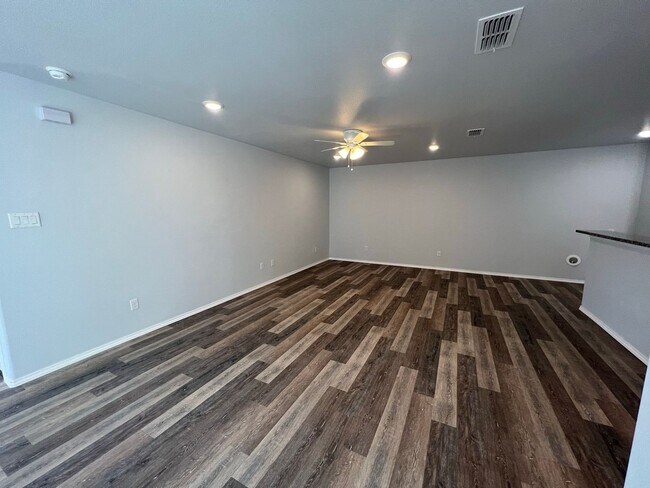 Foto del edificio - 1105 N Englewood Ave
