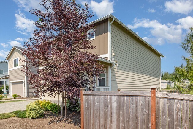 Foto del edificio - Charming 4-Bed | 2.5-Bath Home in Sultan $3,100 – Available August!