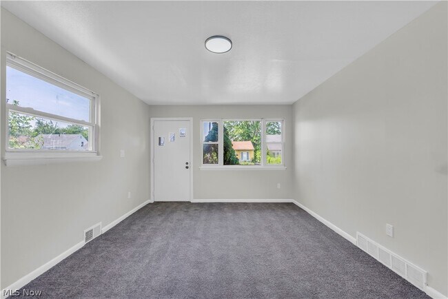 Foto del edificio - 4417 E 156th St