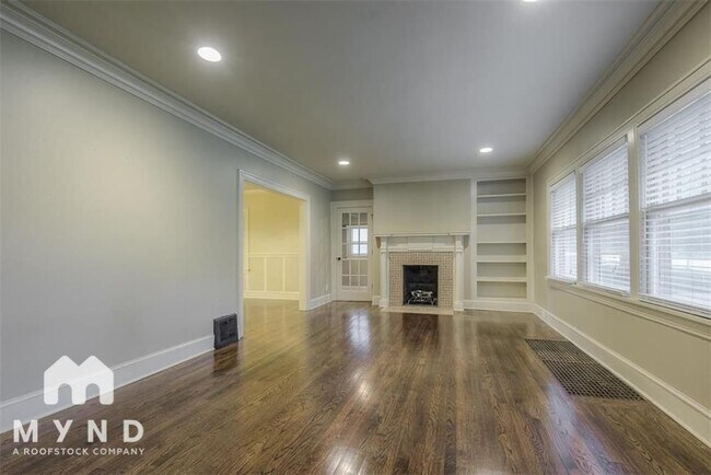 Foto del edificio - 616 W 63rd St