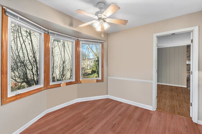 Building Photo - 1249 Edward Rd