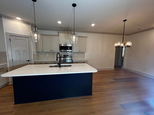 Building Photo - 209 Emma Harris Cir