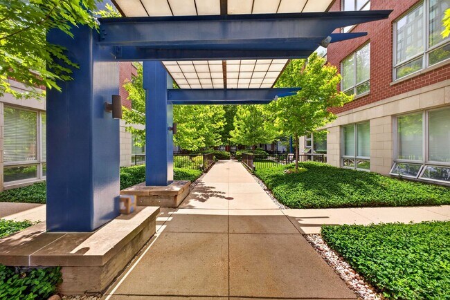 Foto del edificio - 1151 W Washington Blvd