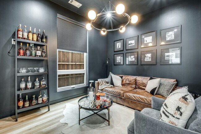 Foto del edificio - 6113 Hudson St