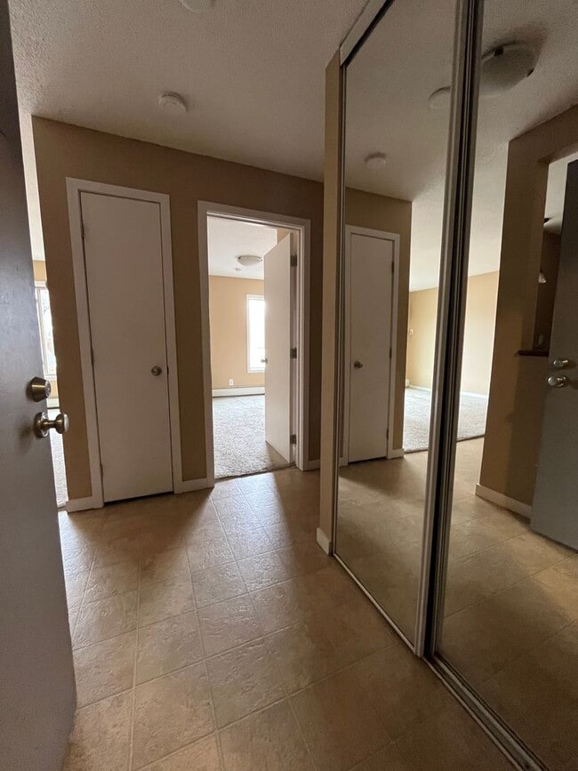 Foto del edificio - 3729 Snelling Ave