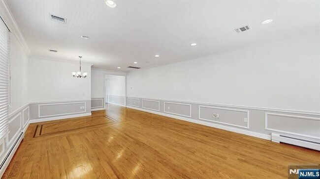 Foto del edificio - 48 E Homestead Ave