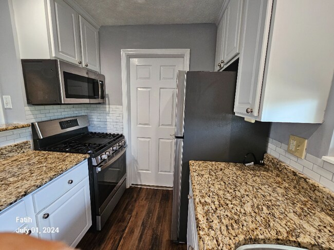 Foto del edificio - 5310 Stonemeadow Ave