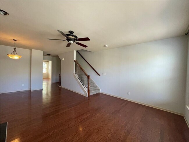 Building Photo - 800 Village Field Ct NW