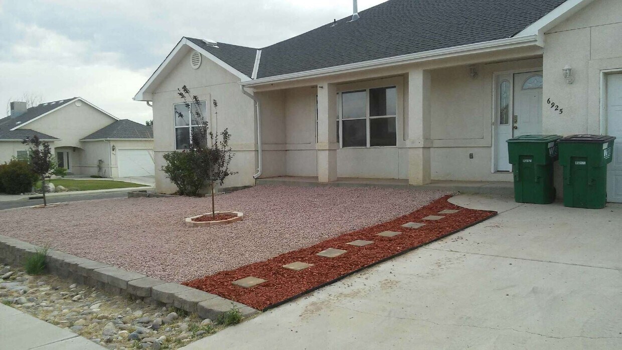 Primary Photo - Large 3 Bedroom on Alyssa Ct