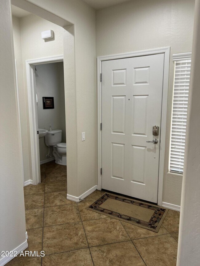 Foto del edificio - 5340 W Molly Ln