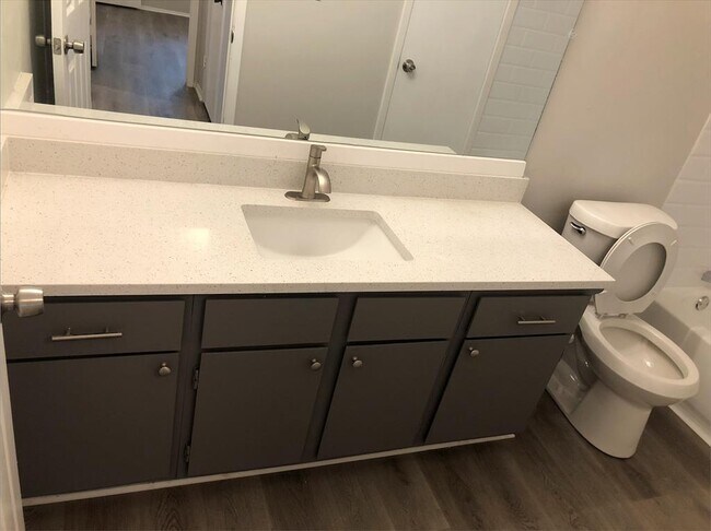 Foto del edificio - 1009 Fieldwood Dr