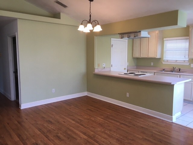 Building Photo - 2902 Viking Way