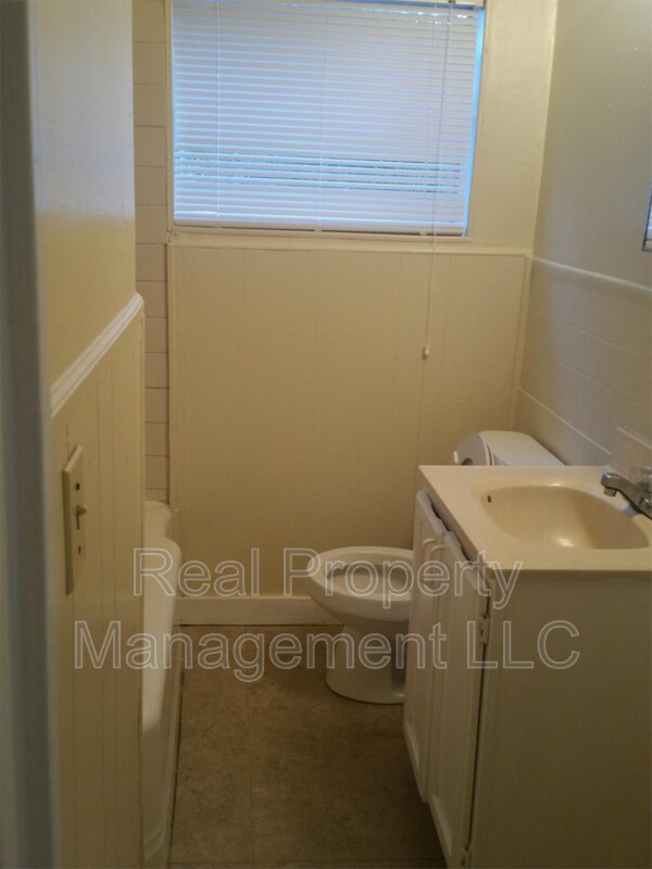 Building Photo - 1 Twin Springs Dr