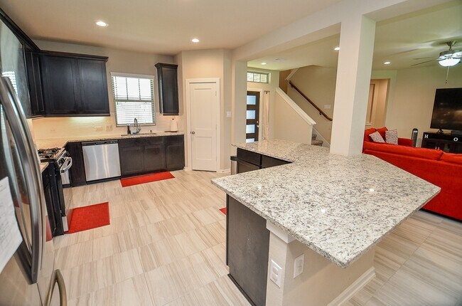 Building Photo - 6807 Vista Ledge Dr