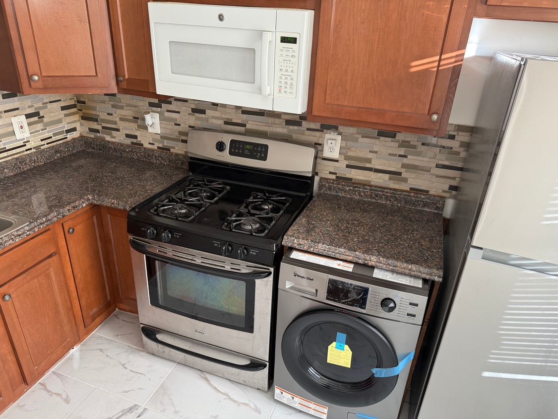 Primary Photo - Cozy renovated 2 bedroom apartment