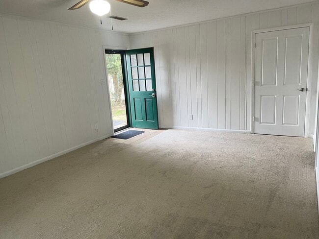 Foto del edificio - 290 Shawnee Dr