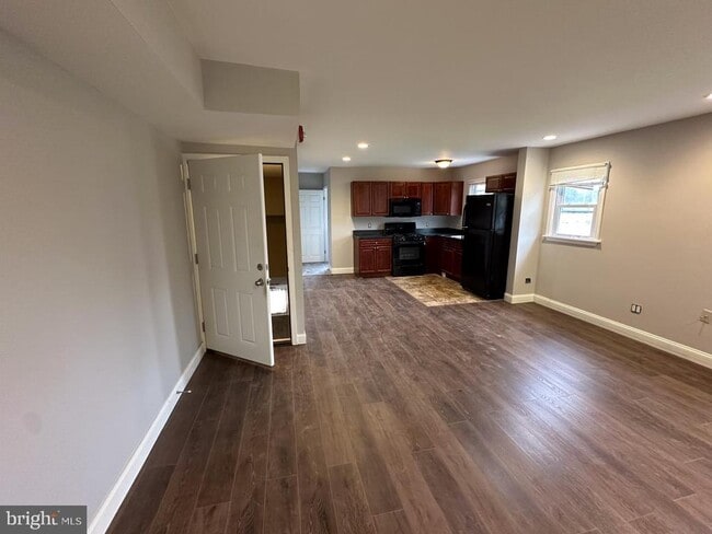 Building Photo - 509 Kedron Ave