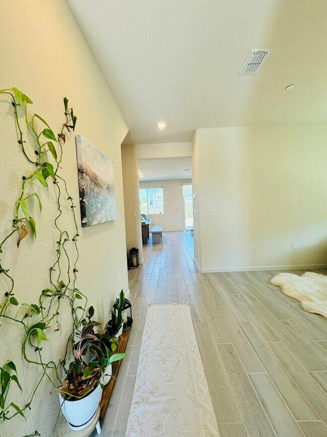 Foto del edificio - 4018 Kenwood Cir