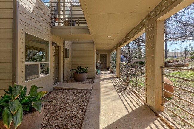 Foto del edificio - PARKER SQUARE CONDO - NEAR DOWNTOWN - PRIV...