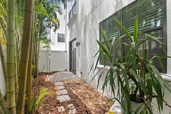 Foto del edificio - 224 S Audubon Ave