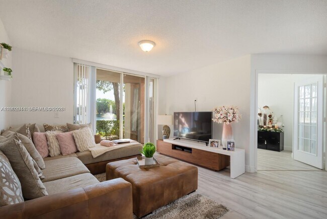 Foto del edificio - 12160 St.Andrews Pl