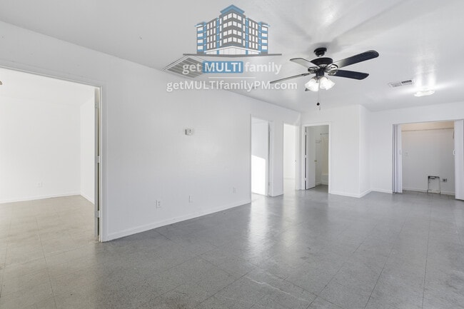 Building Photo - 1228 E Apache St