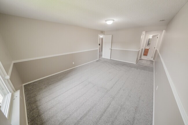 Building Photo - 4890 Harbor Point Dr