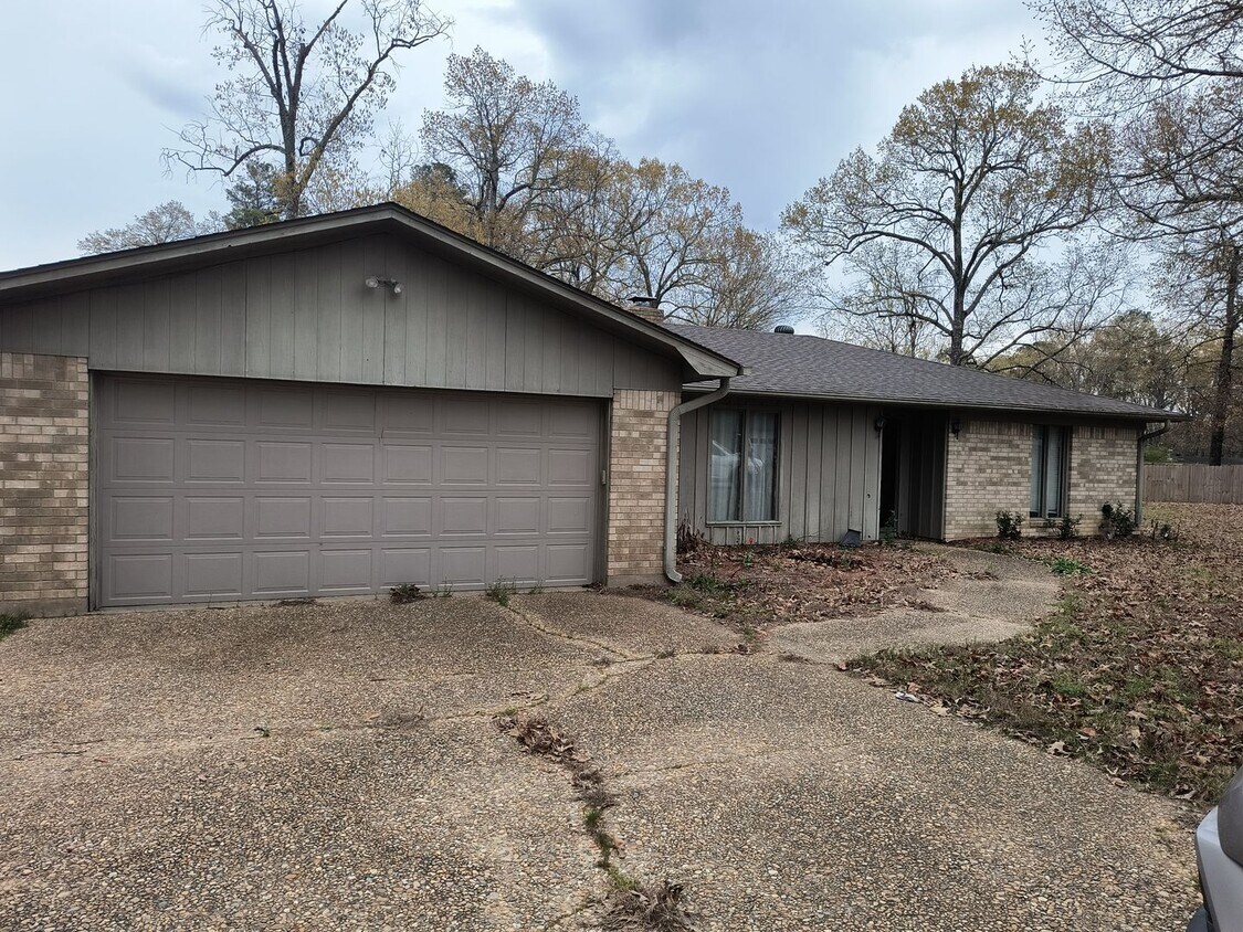 Primary Photo - 1601 Rainbow Dr