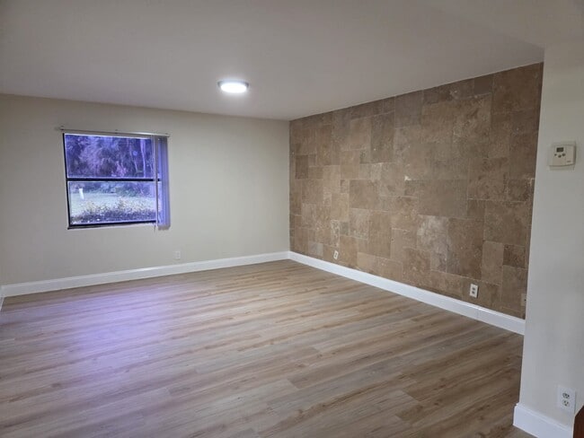 Building Photo - 4872 NW 95th Ave