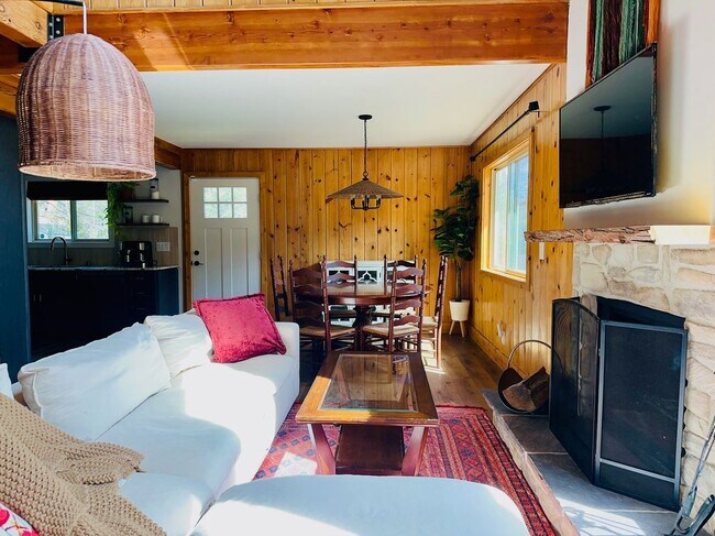 Foto del edificio - 22374 Glenwood Dr