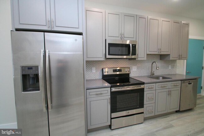 Building Photo - 3718 Haverford Ave