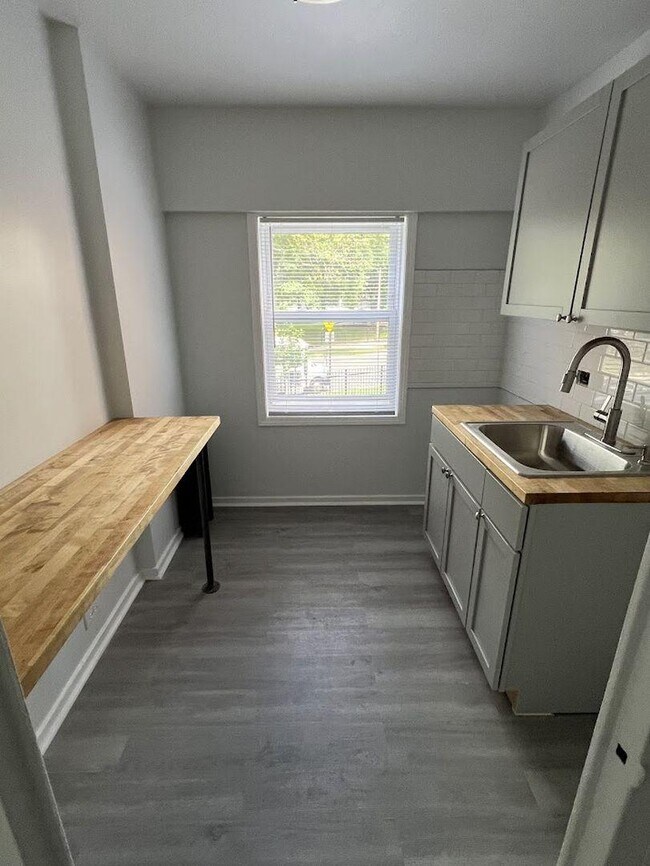 Foto del edificio - 1 bedroom in Chicago IL 60626