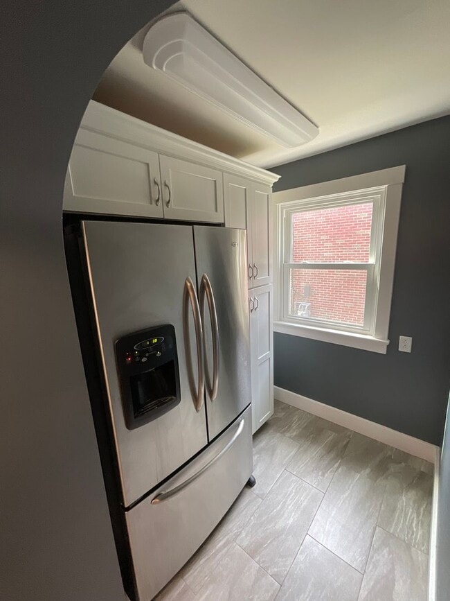 Building Photo - 2 Schonhardt St