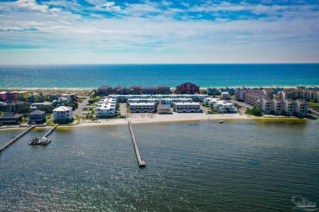 Primary Photo - 1100 Fort Pickens Rd