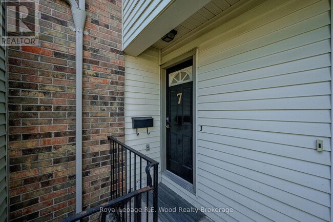 Building Photo - 21 Wren Ct