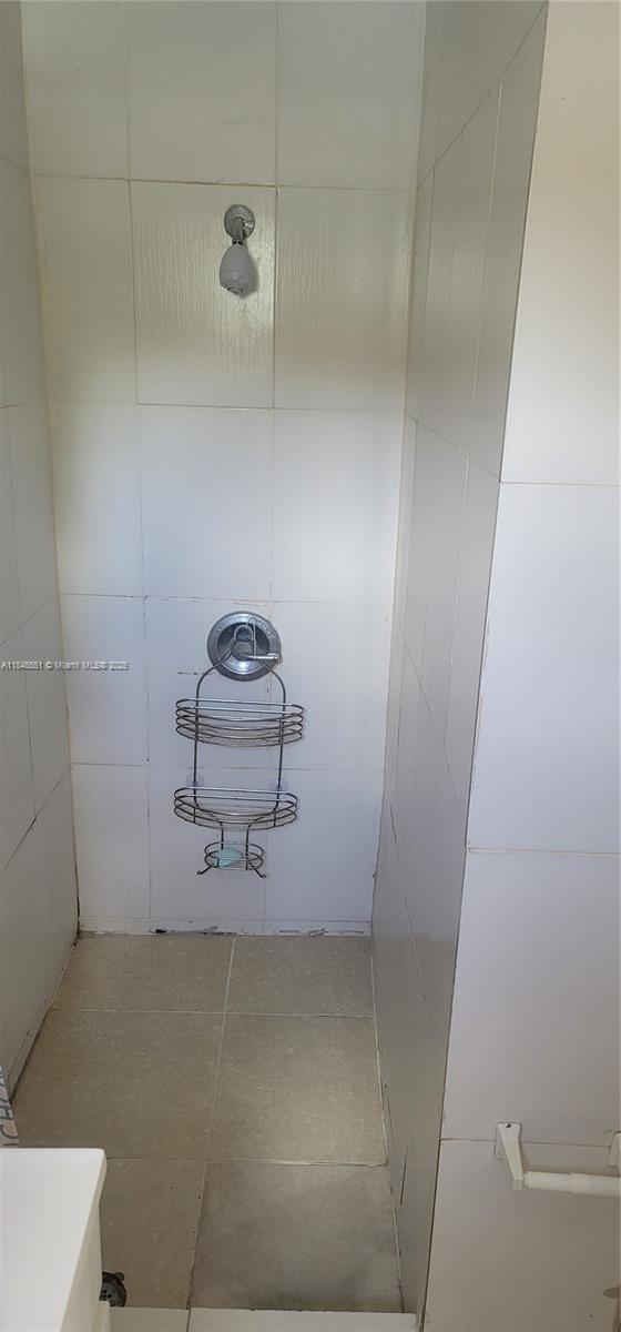 Foto del edificio - 760 NE 166th St