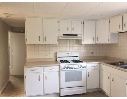 Primary Photo - 208 Blackstone St