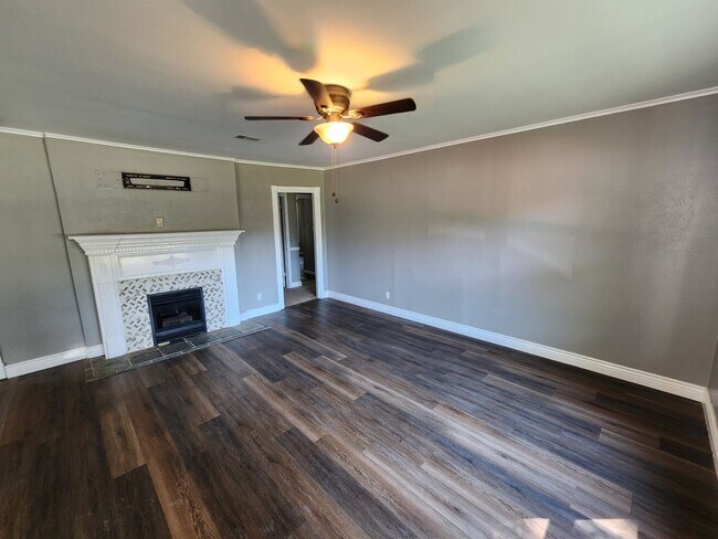 Foto del edificio - Broadmoor Home Ready for Lease