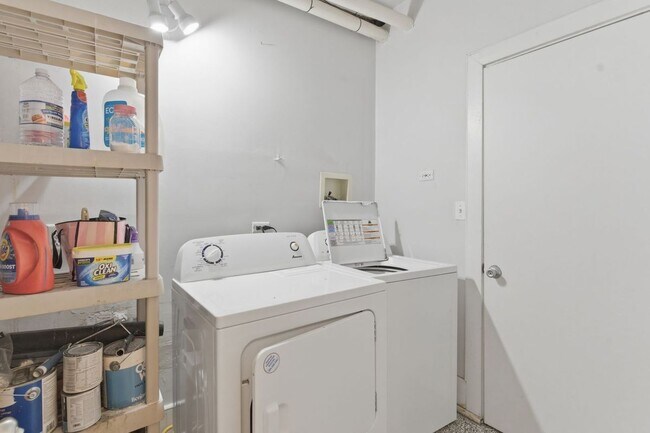 Foto del edificio - 1746 W Crystal St