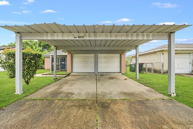 Foto del edificio - 12903 Claygate Dr
