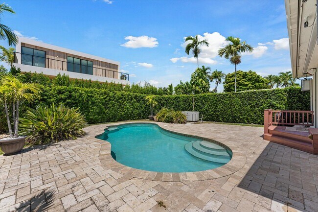 Foto del edificio - 8934 Emerson Ave