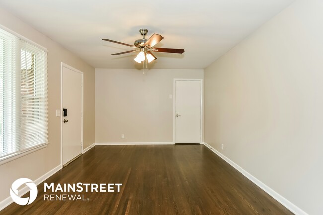 Foto del edificio - 2036 Hickory Hill Ln