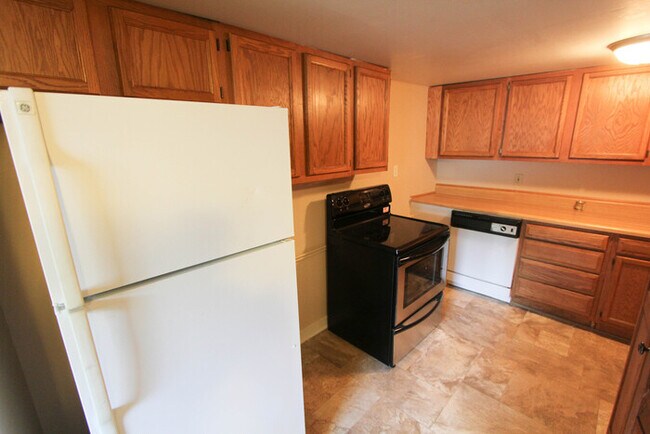 Foto del edificio - Northwest 4 Bedroom 2 Bath!