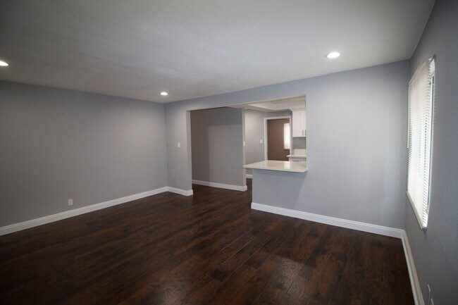 Building Photo - 11239 Emelita St