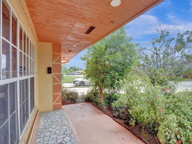 Foto del edificio - 1161 NE 202nd St
