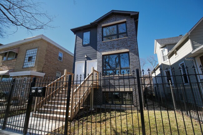 Foto del edificio - 836 N Parkside Ave