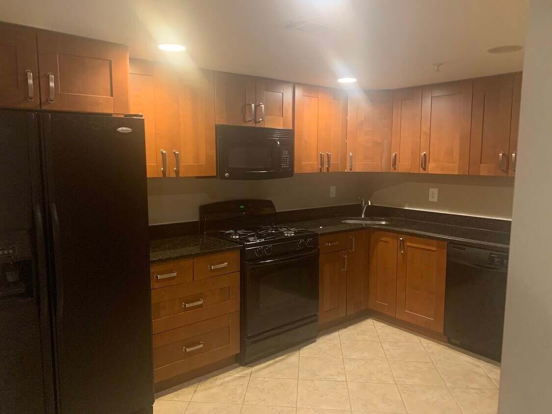 KItchen - 18107 Laytonia Crest Ter